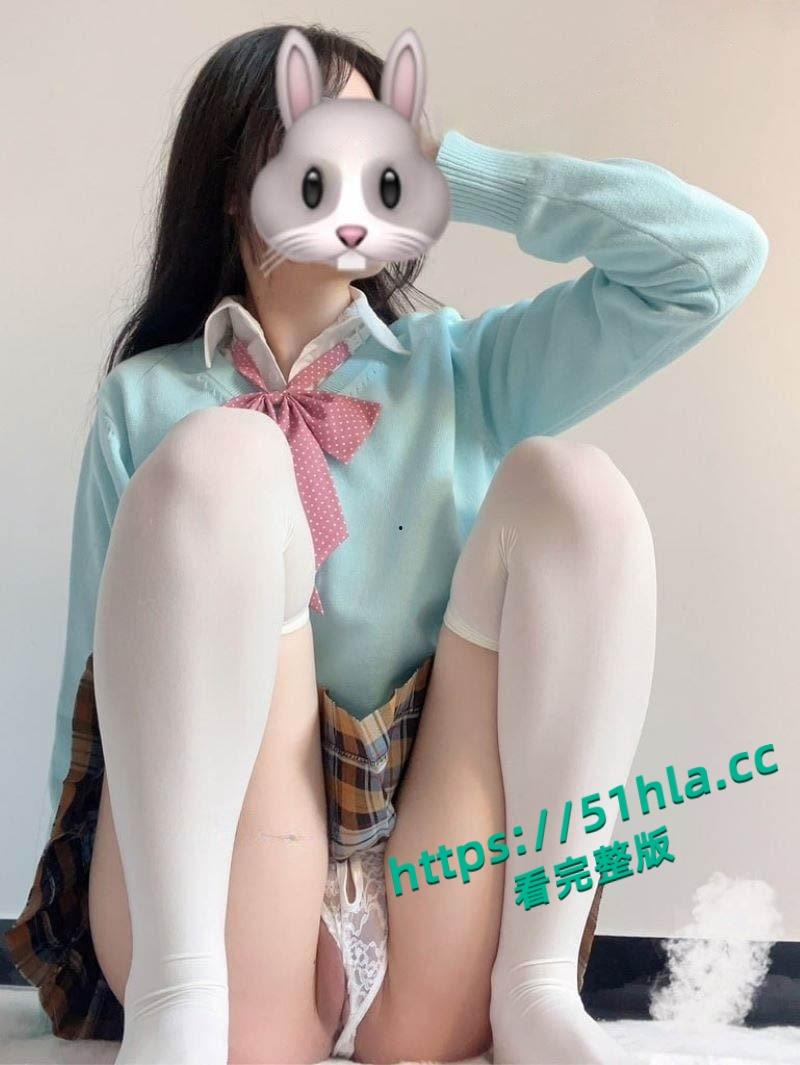推特极品萝莉【莎弥拉】JK制服自慰，黑丝美腿尽显诱惑，假鸡巴猛插白虎淫水白浆狂流！  第2张