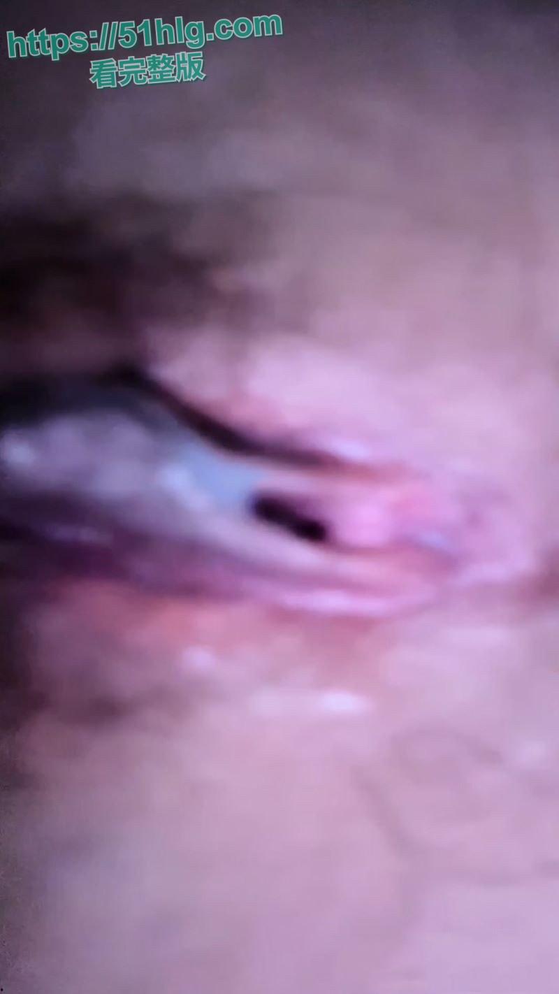 【武汉】高校高颜值大二舞蹈生厕所惊魂 近距离偷拍 嫩逼滴水洞口大开 女主怒踢门狂喊抓贼 场面火爆异常  第7张