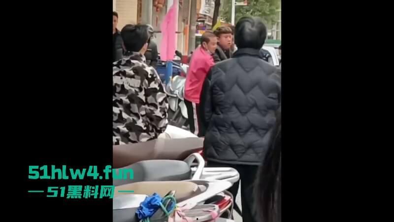 广东汕尾狗男女偷情被发现,原配开车撞男小三,下死手暴力殴打人差点没了! 第7张 广东汕尾狗男女偷情被发现,原配开车撞男小三,下死手暴力殴打人差点没了! 第7张