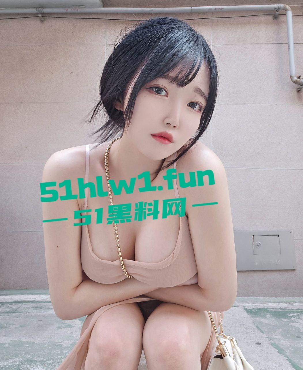 韩国顶级嫩妹网红，Aram自拍福利合集，童颜巨乳颜值清纯，牛奶般的肌肤，配上高挑纤细的酮体，搔首弄姿展示完美身材！  第11张