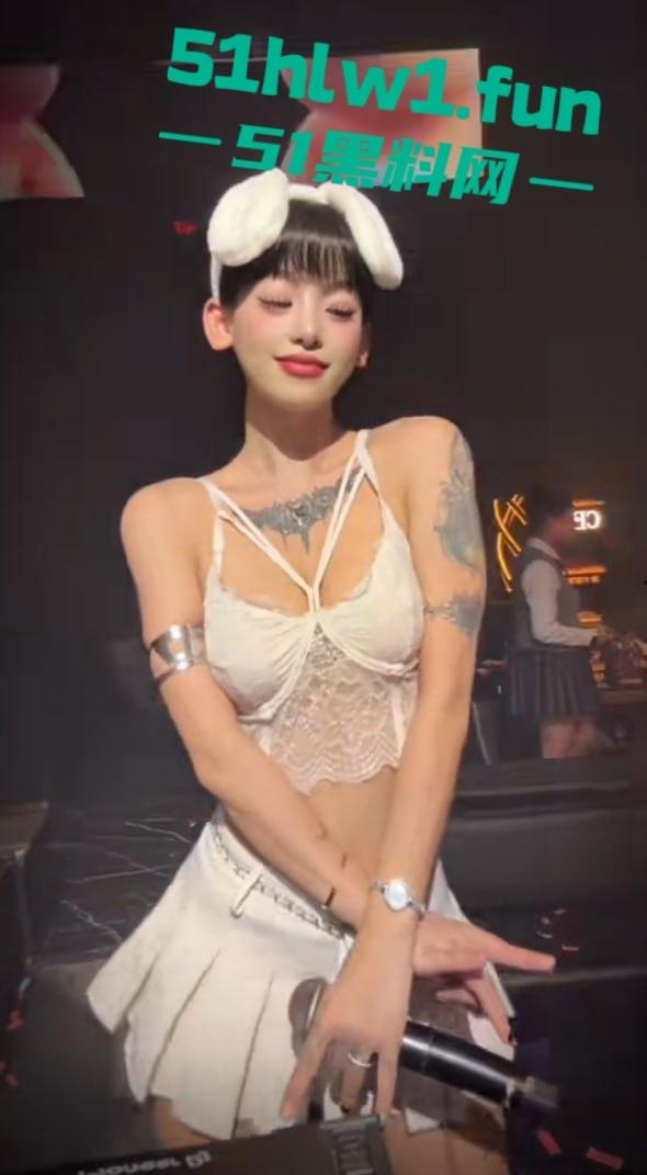 东莞夜场女DJ【刘晓露】爆出圈钱黑料，18岁小母狗圈老板钱还肆无忌惮出轨，当舔狗被甩锤得脸都没了！  第6张