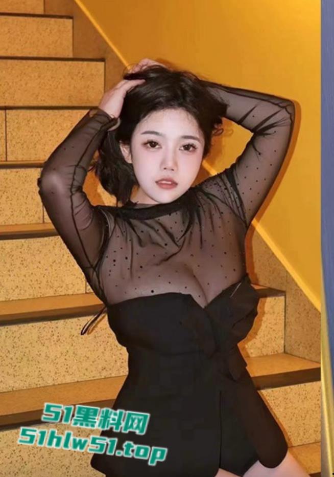 海角社区绿毛龟调教高颜值淫妻，华伦天奴少妇沦为反差骚货淫语骚话满天飞！  第4张