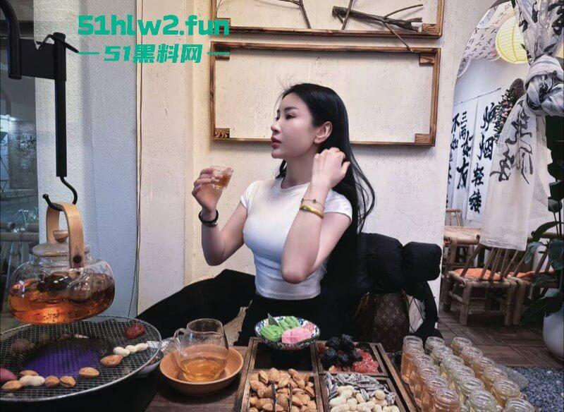 中式台球大瓜！安徽安庆宿松县腾勃中式台球职业联赛，台球天才跟女裁判房间打“台球”。  第5张