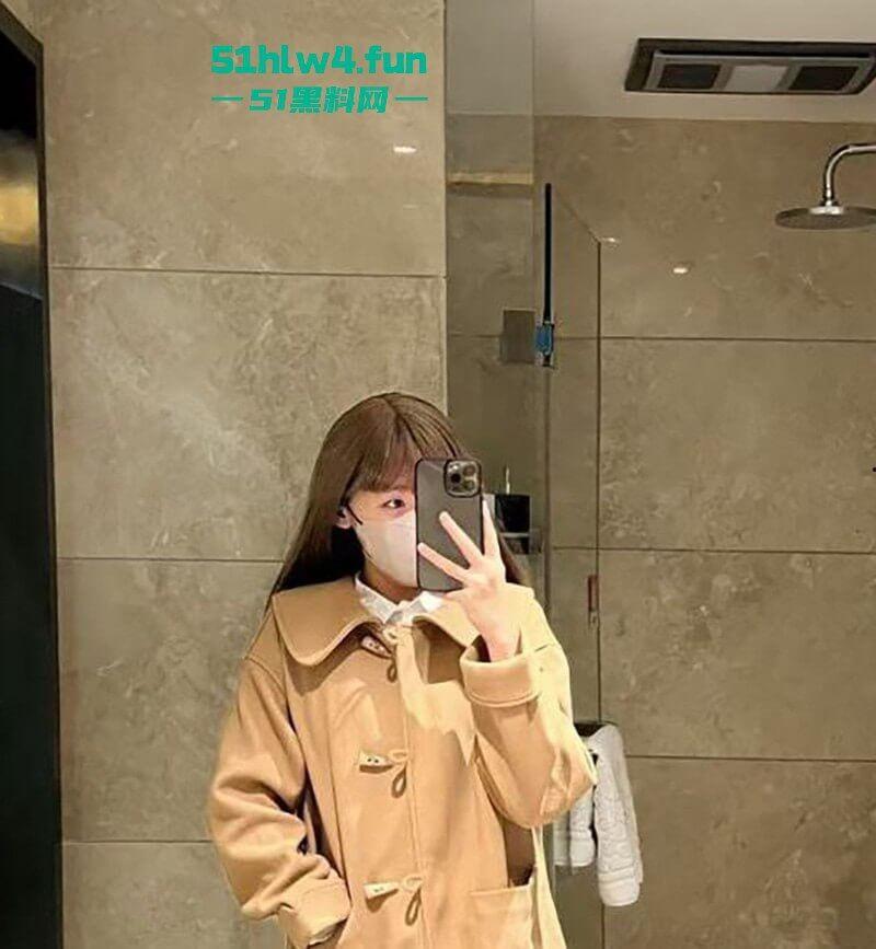 极品身材母狗【杜寓苓】00后反差学生妹,翘臀美腿性感诱人被大叔包养各种调教,性爱自拍视频流出。 第1张 极品身材母狗【杜寓苓】00后反差学生妹,翘臀美腿性感诱人被大叔包养各种调教,性爱自拍视频流出。 第1张