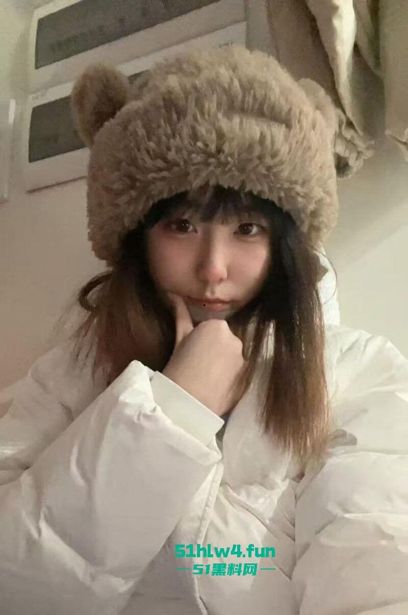 极品身材母狗【杜寓苓】00后反差学生妹,翘臀美腿性感诱人被大叔包养各种调教,性爱自拍视频流出。 第7张 极品身材母狗【杜寓苓】00后反差学生妹,翘臀美腿性感诱人被大叔包养各种调教,性爱自拍视频流出。 第7张