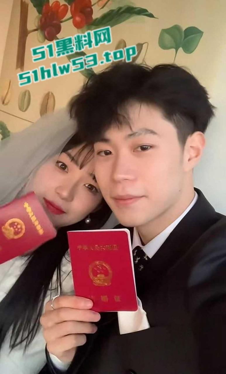 二婚体育男大战拔丝女,抖音300万粉丝网红【小郑嘻嘻】自曝老公婚内出轨,连做爱视频都一并爆光! 第4张 二婚体育男大战拔丝女,抖音300万粉丝网红【小郑嘻嘻】自曝老公婚内出轨,连做爱视频都一并爆光! 第4张