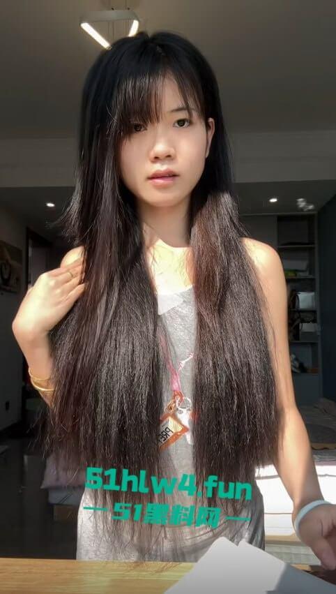 网暴的威力真大，抖音网红【郭咩咩】被亲姐造谣被气流产，直播间百万粉丝见证割腕瞬间。  第6张