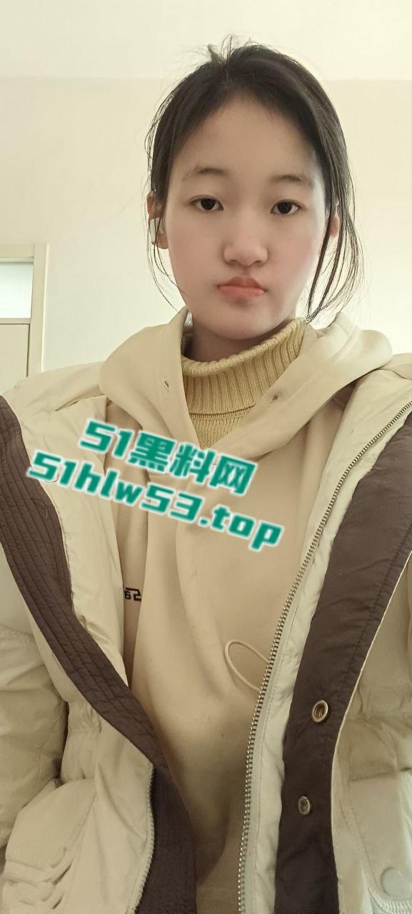 山东临沂电子科技学院风骚学妹【张雯娟】约炮成瘾脚踏多船，身染性病全身溃烂自慰扣穴！  第1张