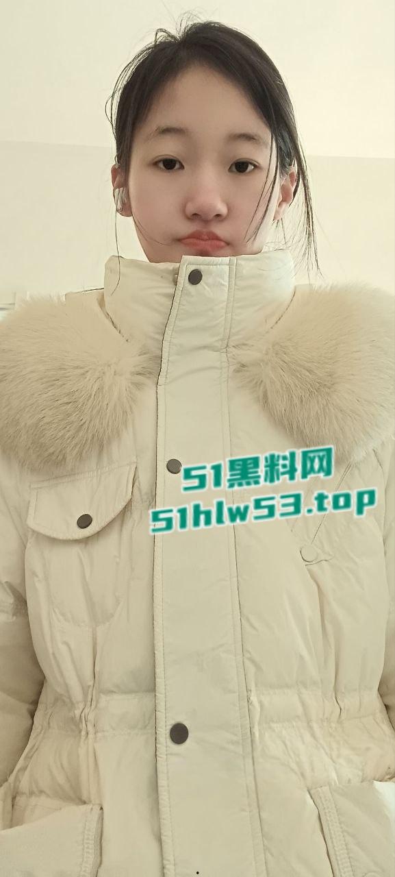 山东临沂电子科技学院风骚学妹【张雯娟】约炮成瘾脚踏多船，身染性病全身溃烂自慰扣穴！  第3张