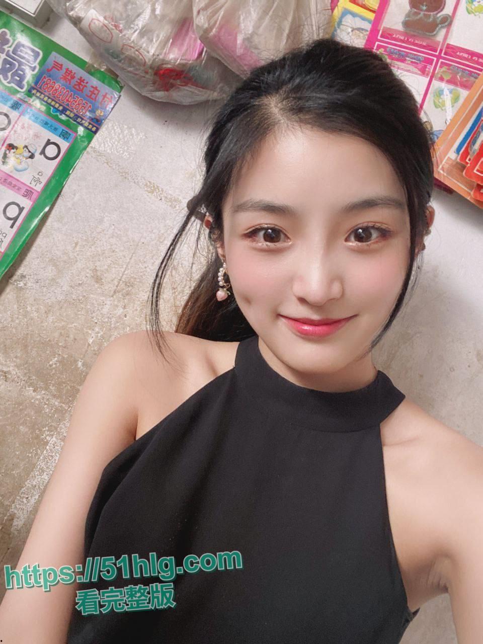 清纯校花变欲女!【邓乔馨】与金主激情性爱全网疯传!甜笑诱人主动献裸体,翘臀蜜穴勾人魂魄 第2张 清纯校花变欲女!【邓乔馨】与金主激情性爱全网疯传!甜笑诱人主动献裸体,翘臀蜜穴勾人魂魄 第2张