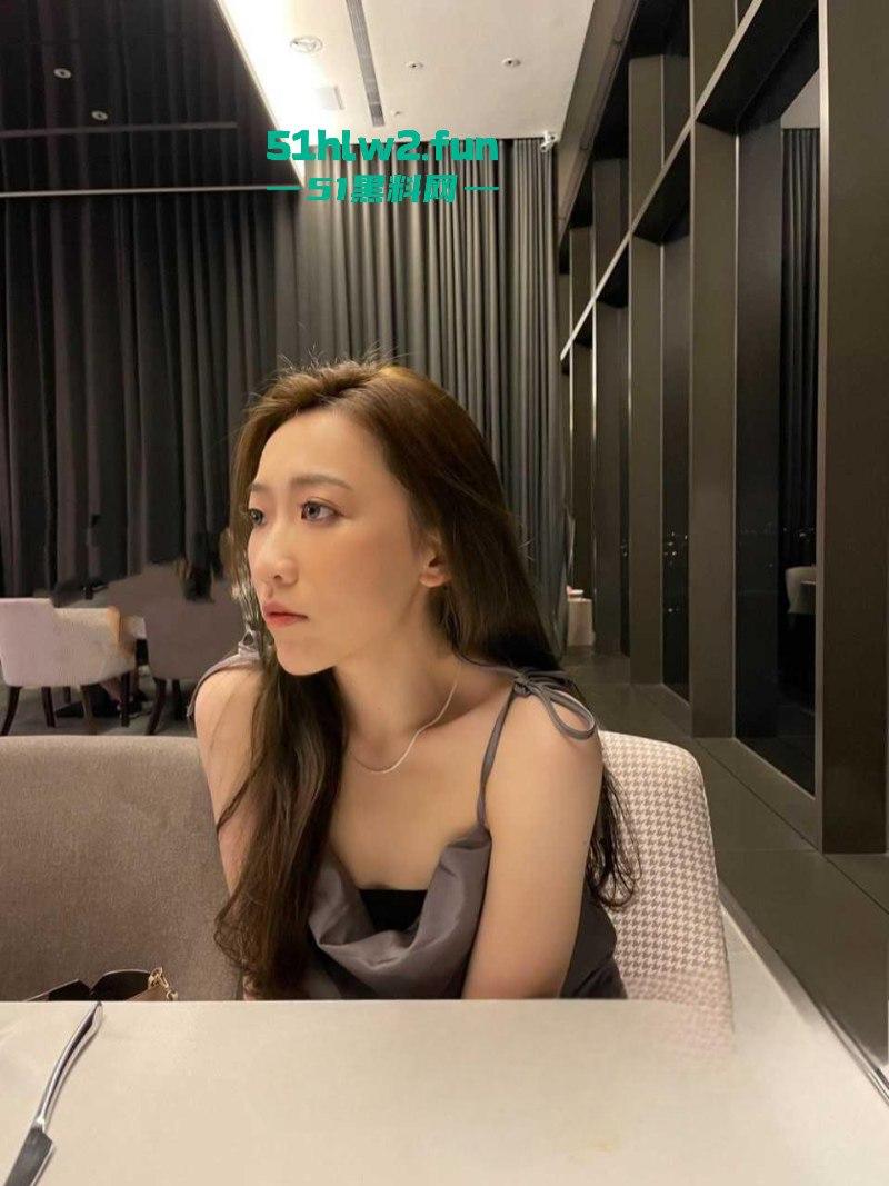 公司美女同事的私密被曝光，极品妹子给公司领导献媚，拍下自己的裸体视频流出！  第4张