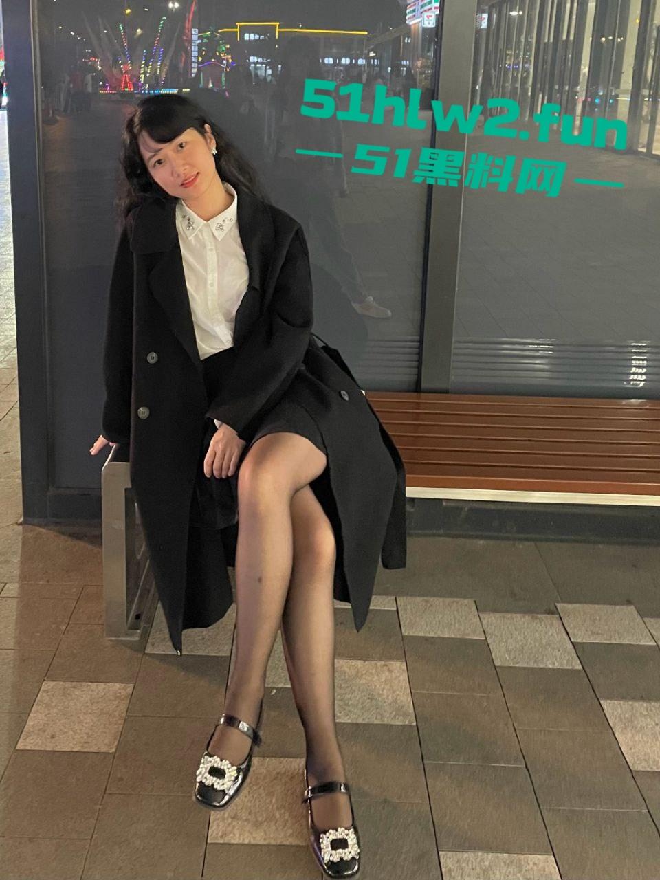 广东极品反差真实美艳少妇【林嘉玲】穿着性感丝袜和高跟鞋，金主无套爆操调教视频曝光流出！  第1张