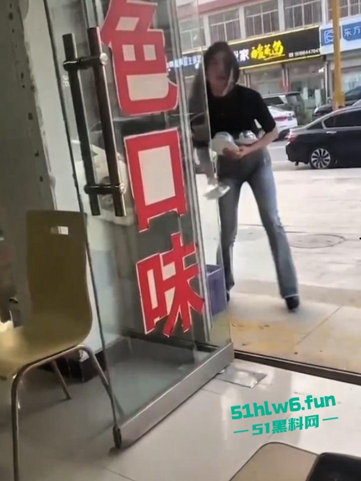 山东烟台莱州沙河，王木木烧烤店老板娘颜值超高的性感御姐，被土豪重金拿下裸聊自慰视频遭流出。  第8张