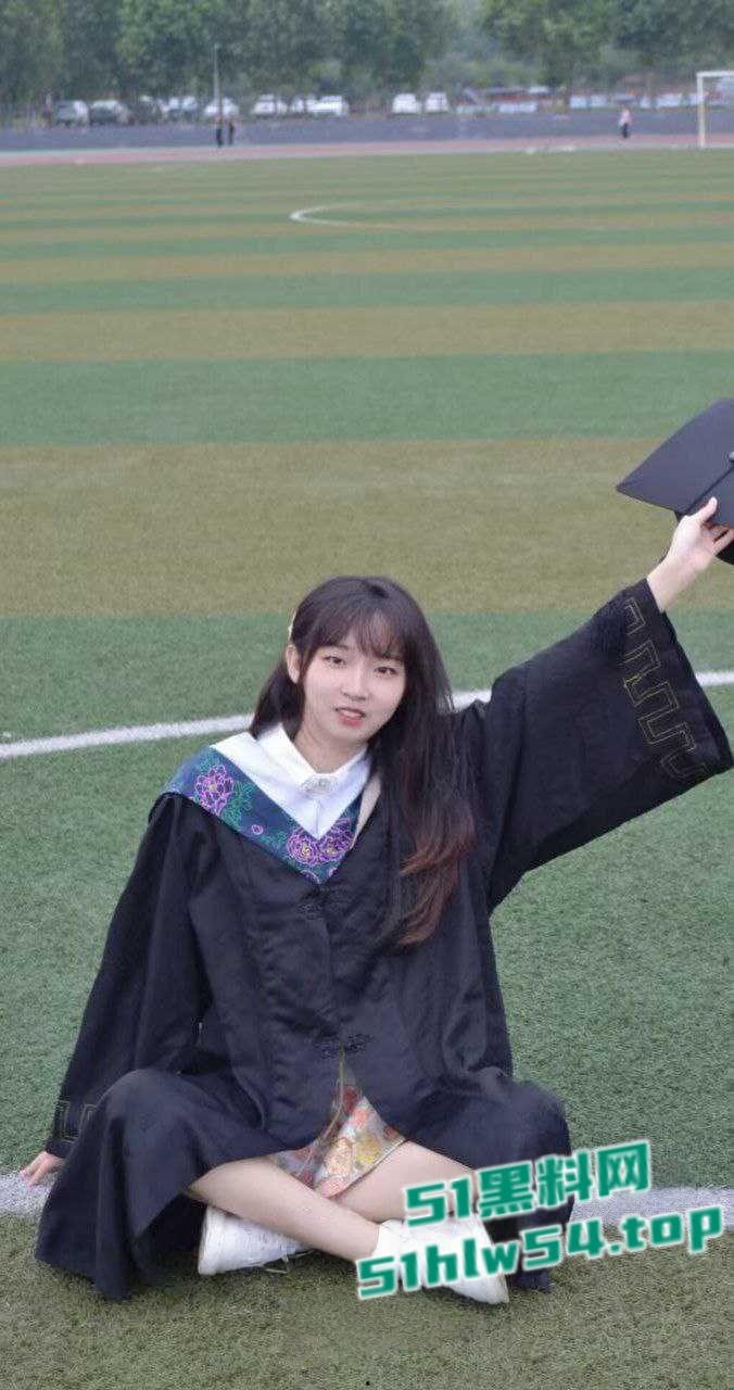 清纯女大学生露脸遭男友在酒店调教，白嫩小穴被男友猛操，后入扣逼跪爬娇喘高潮！  第2张