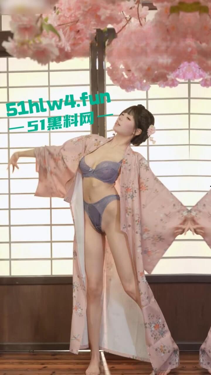顶级美女福利姬【咬一口兔娘】温泉の女将私拍福利，大奶长腿身材极品细腰翘臀极致诱人付费福利流出。  第5张