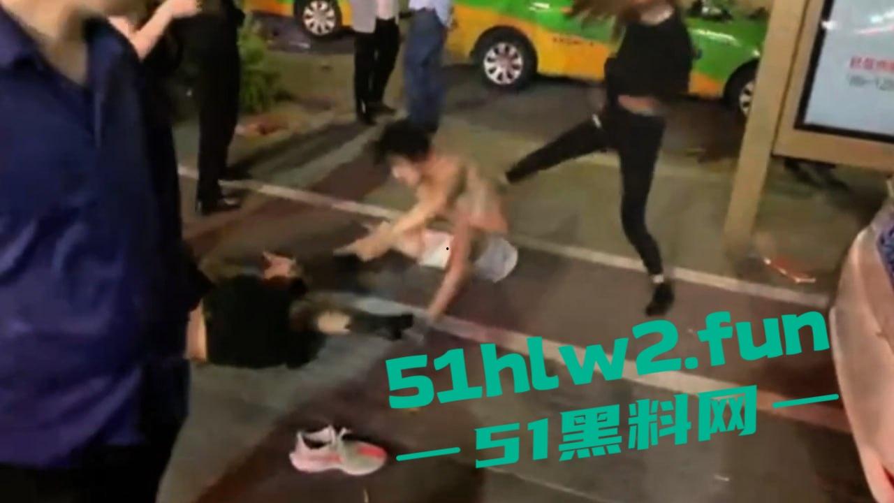 广东醉酒男子喝多,叫来三个妹子嫖娼,结果就操了一个,还是只插几下当场秒射,事后不给钱给妹子围殴! 第4张 广东醉酒男子喝多,叫来三个妹子嫖娼,结果就操了一个,还是只插几下当场秒射,事后不给钱给妹子围殴! 第4张