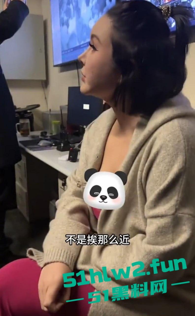 这痴汉是有多饿?虎式坦克酒吧被蹭屁眼?这1米81、160公斤的猛货直接揪痴汉找保安,哥们你是饿疯了吧? 第5张 这痴汉是有多饿?虎式坦克酒吧被蹭屁眼?这1米81、160公斤的猛货直接揪痴汉找保安,哥们你是饿疯了吧? 第5张