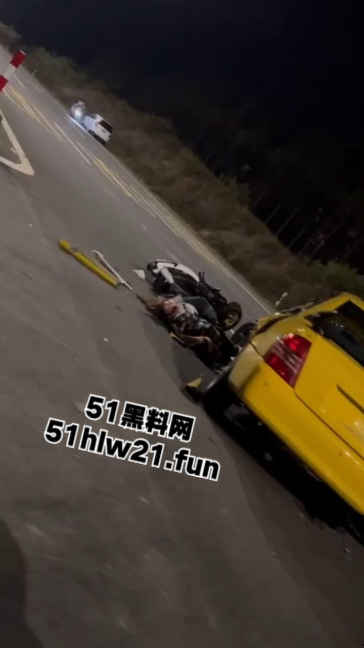 广东江门精神小伙，组织改装摩托车排位赛结果当场撞上轿车，导致司机死亡目前参赛人员正在抓捕中。  第1张