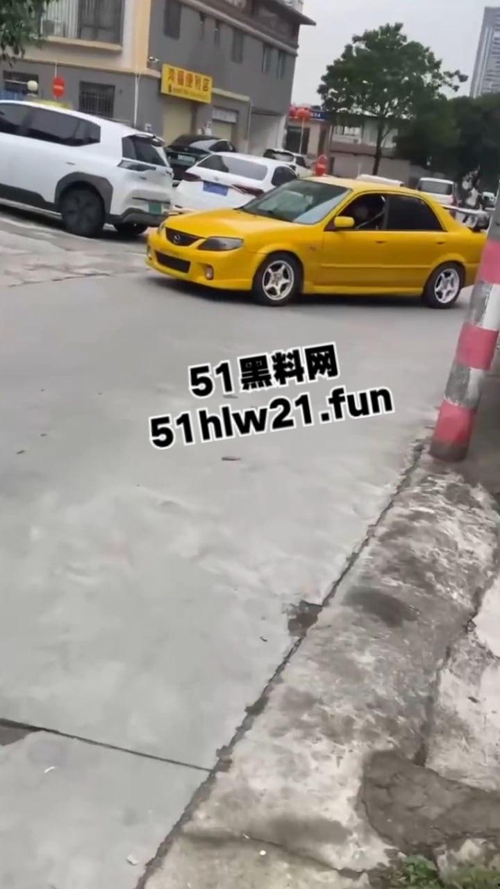 广东江门精神小伙，组织改装摩托车排位赛结果当场撞上轿车，导致司机死亡目前参赛人员正在抓捕中。  第2张