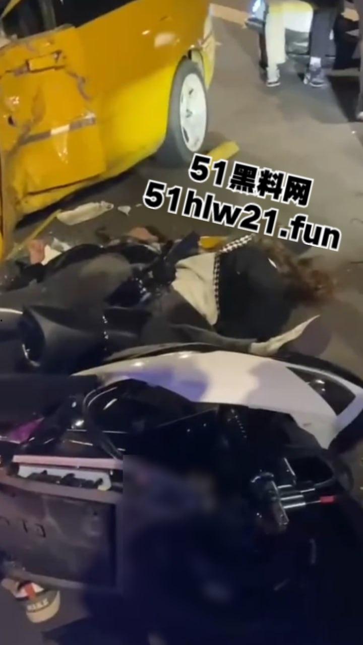 广东江门精神小伙，组织改装摩托车排位赛结果当场撞上轿车，导致司机死亡目前参赛人员正在抓捕中。  第3张