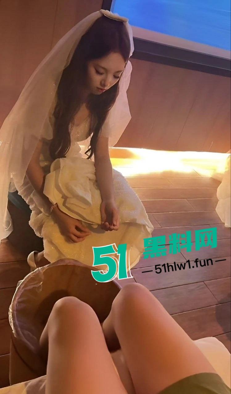 抖音新娘技师【莉莉安】被爆足疗房骚操作，千里跋涉挨操后入服务一条龙，大神千里扑来连干三晚直呼上头！  第10张