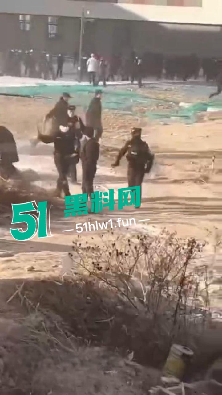 蒲城职校坠亡男生事件发酵,知情人爆料重重疑点,官方表态排除刑案,网友却不买账! 第5张 蒲城职校坠亡男生事件发酵,知情人爆料重重疑点,官方表态排除刑案,网友却不买账! 第5张