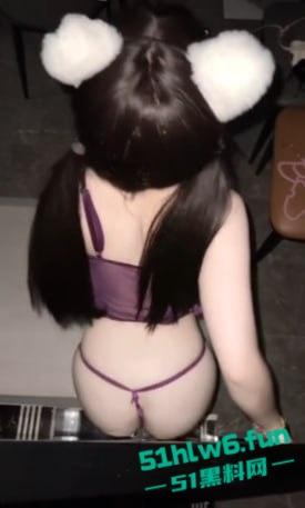 抖音30万粉美少女萝莉【曼萝】大尺度福利视频,小野猫穿肚兜玩弄巨乳假阳具镜前发骚自慰。 第3张 抖音30万粉美少女萝莉【曼萝】大尺度福利视频,小野猫穿肚兜玩弄巨乳假阳具镜前发骚自慰。 第3张