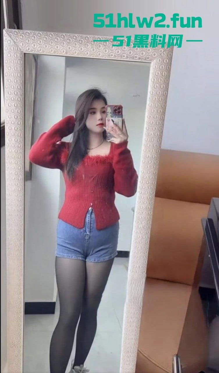 快手擦边网红【小婊妹】露骨收费福利曝光，300元欣赏自慰秀2000元线下约会干炮激情一夜。  第7张