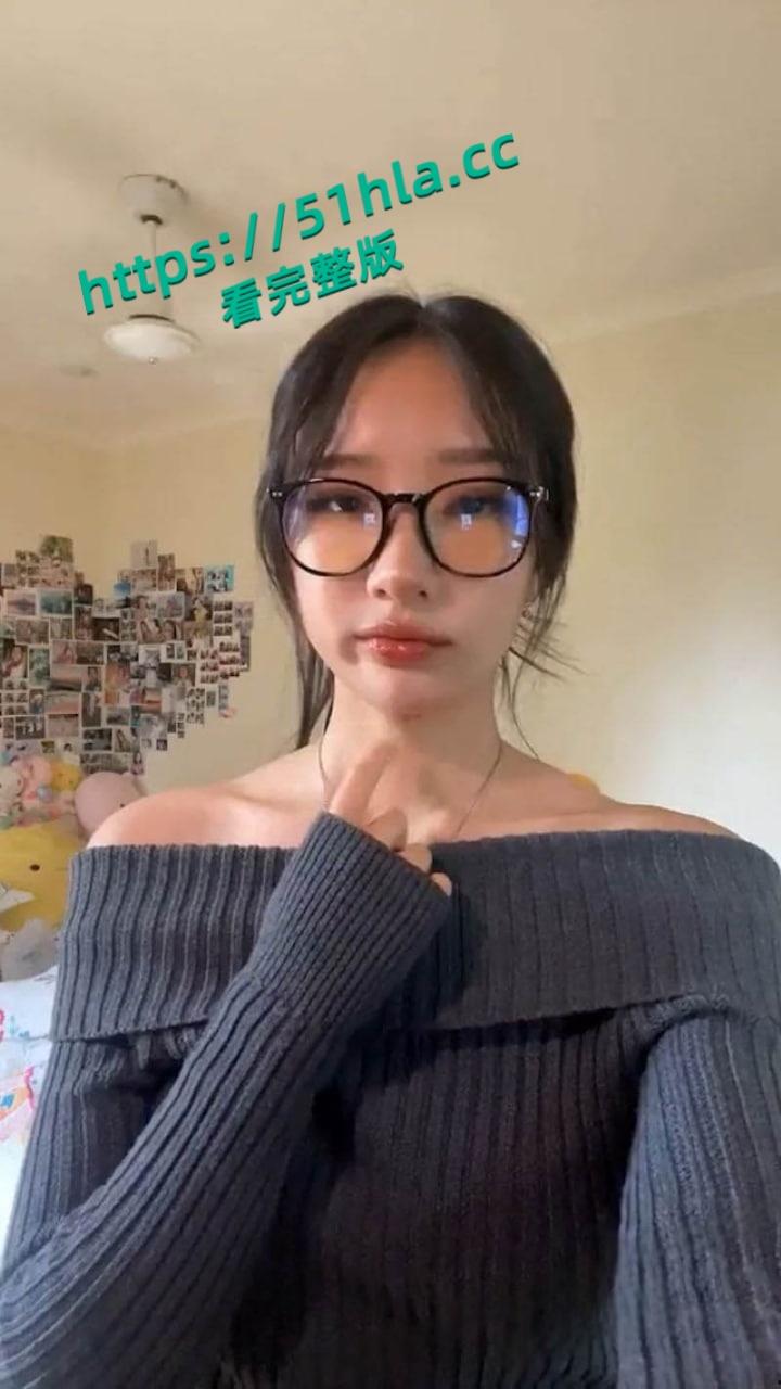 清纯女大学生，化身极品炮架被富豪各种玩弄，露脸口交无套后入，紧滑粉穴引爆欲望！  第1张