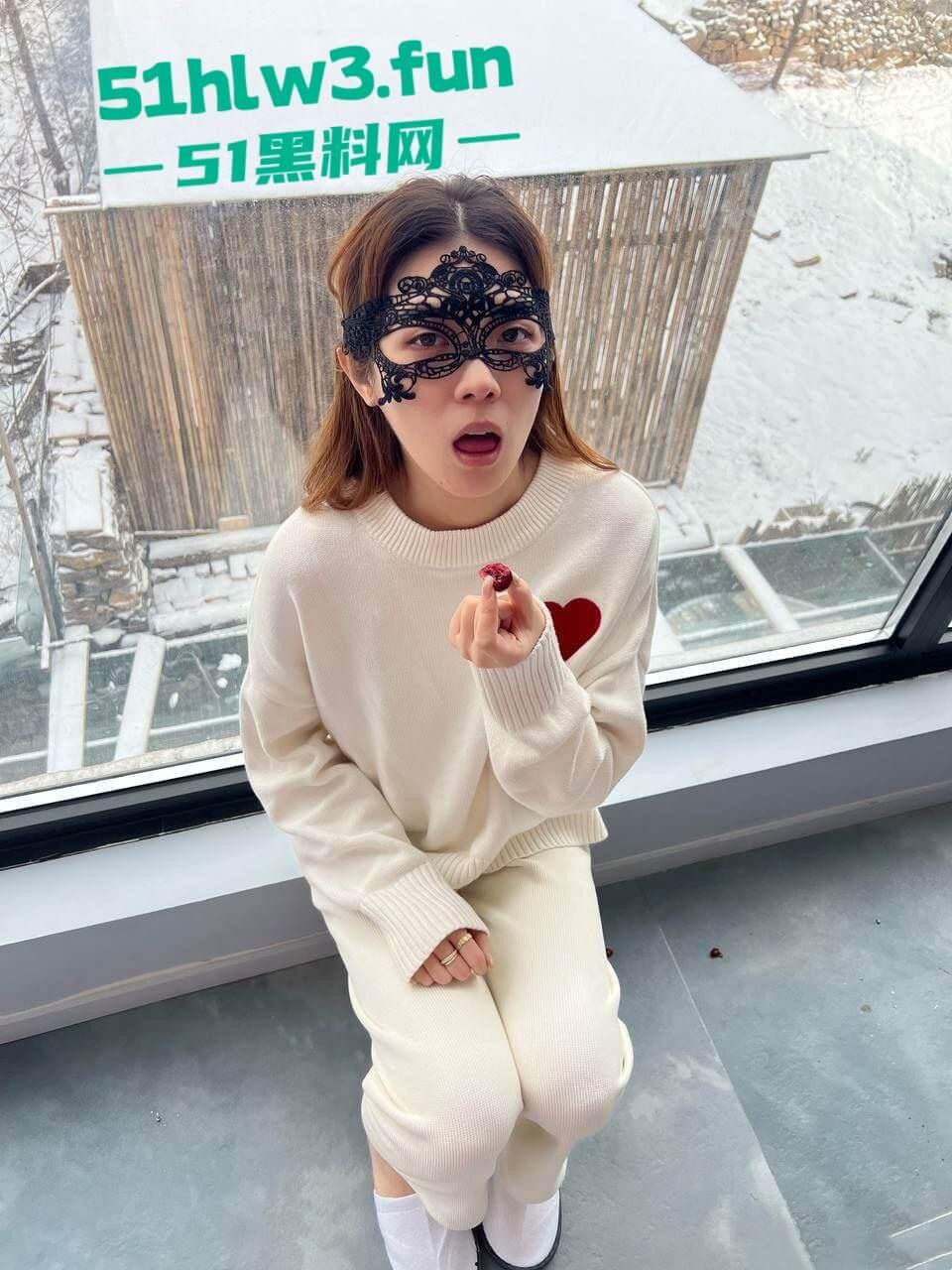 长腿颜值尤物【孙梦瑶】超模身材性感女神，大奶翘臀腿长逆天被主人各种调教私拍视频流出。  第4张