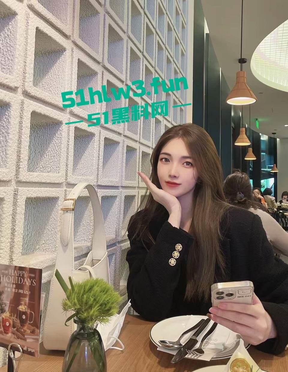 长腿颜值尤物【孙梦瑶】超模身材性感女神，大奶翘臀腿长逆天被主人各种调教私拍视频流出。  第5张