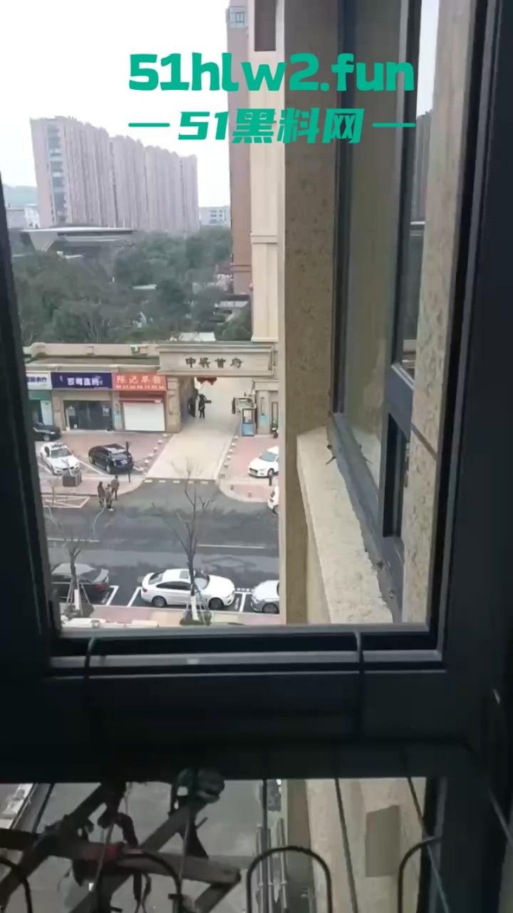 温州中梁首府一初中女生崩溃跳楼,压倒她的最后一根稻草居然是寒假作业?? 第1张 温州中梁首府一初中女生崩溃跳楼,压倒她的最后一根稻草居然是寒假作业?? 第1张