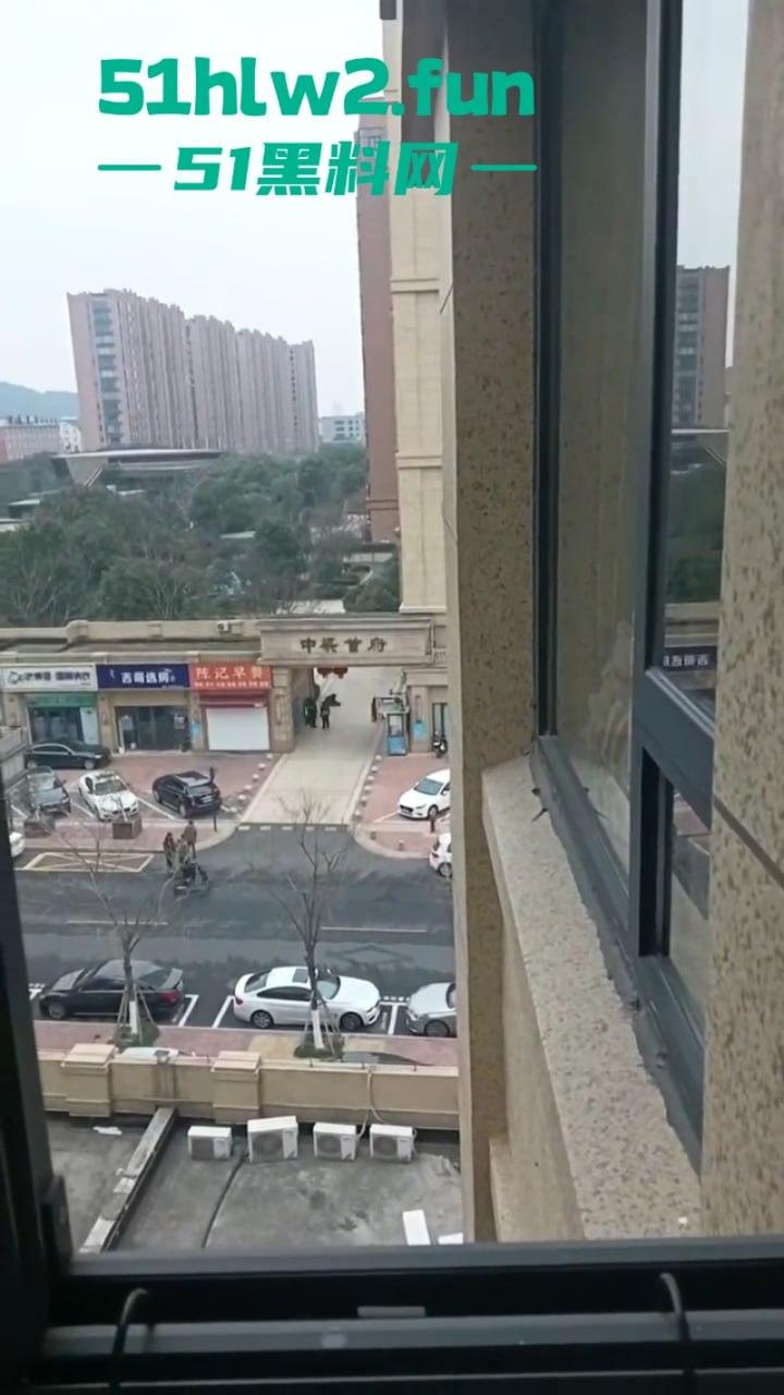 温州中梁首府一初中女生崩溃跳楼,压倒她的最后一根稻草居然是寒假作业?? 第4张 温州中梁首府一初中女生崩溃跳楼,压倒她的最后一根稻草居然是寒假作业?? 第4张