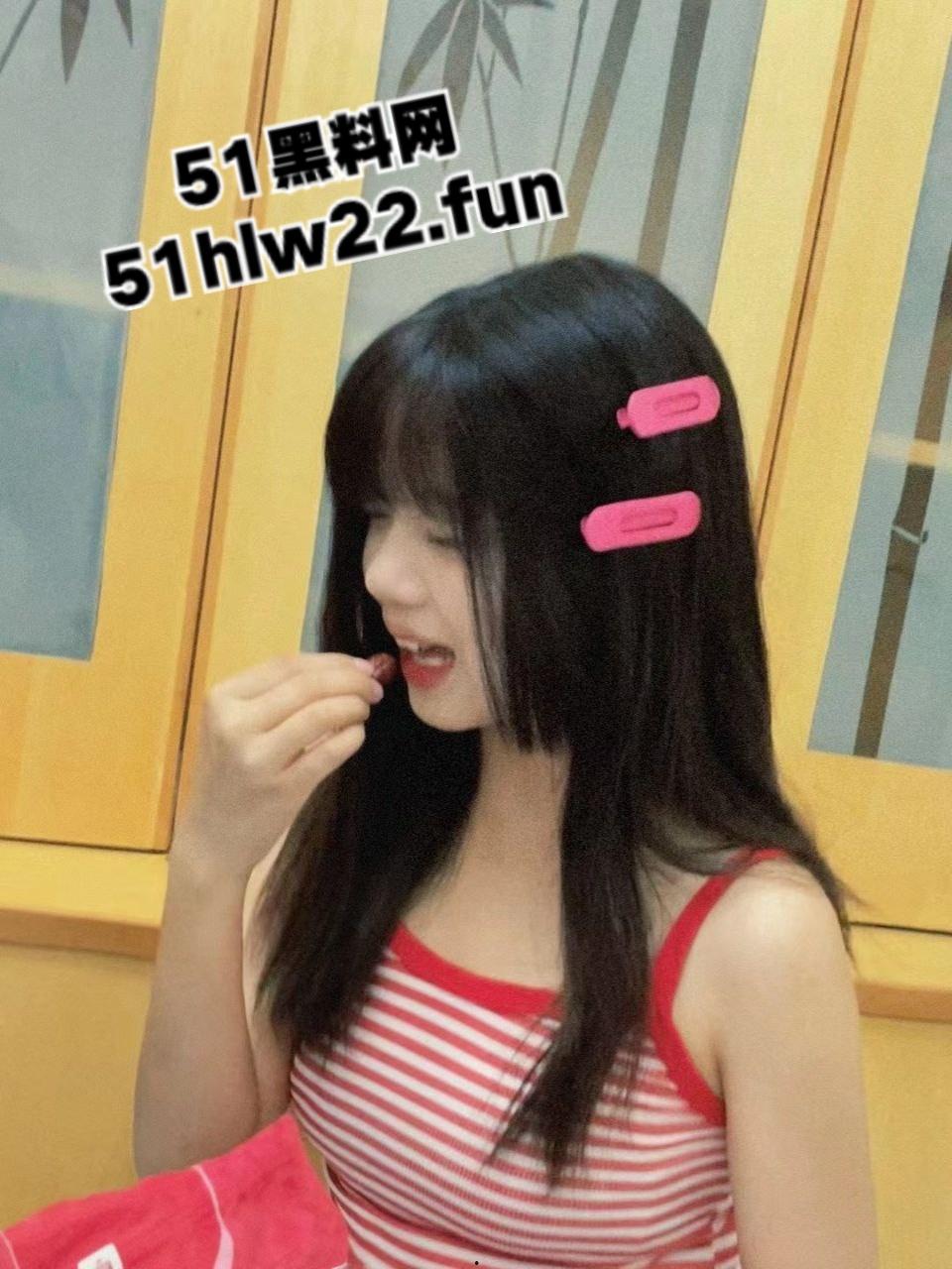 贵州黔西骚妇【曾琪涵】颜值清纯性感母狗,装未婚少女网上约炮还下海做妓女被老公发现后将其曝光。 第10张 贵州黔西骚妇【曾琪涵】颜值清纯性感母狗,装未婚少女网上约炮还下海做妓女被老公发现后将其曝光。 第10张