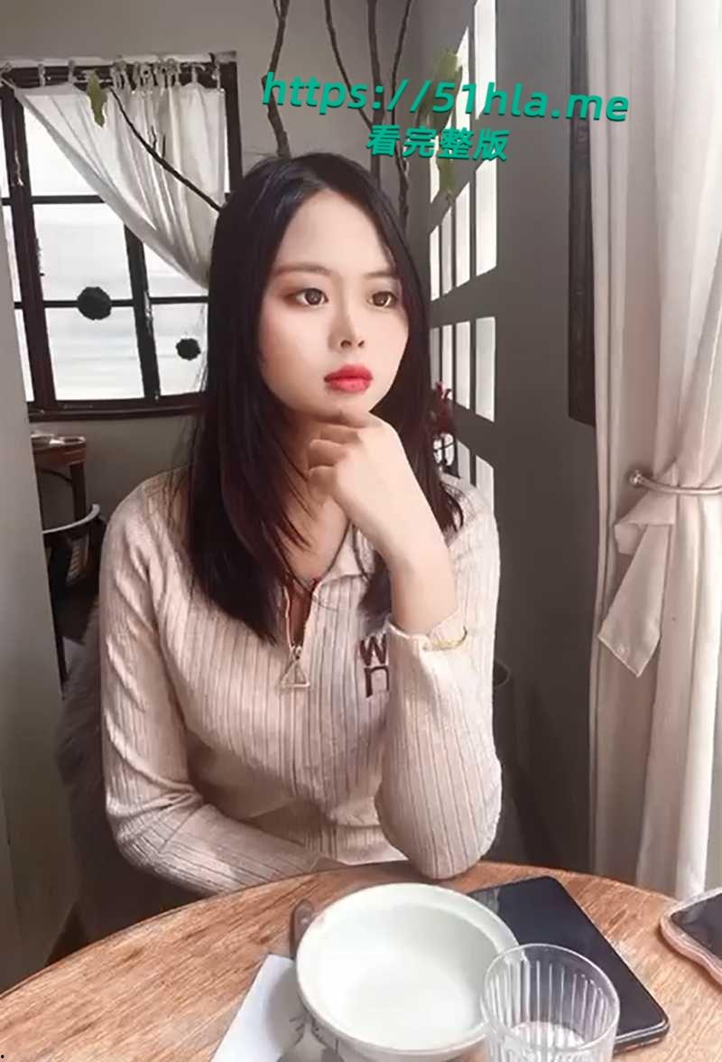 湖南长沙人妻【曾涛】大量性爱私拍曝光，风骚母狗出轨成瘾，露脸裸舞自慰发给炮友求操尺度相当炸裂！  第3张