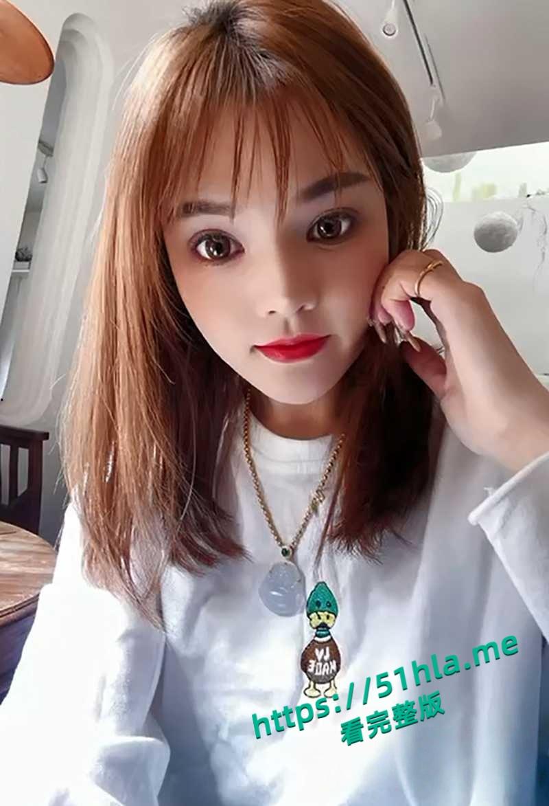 湖南长沙人妻【曾涛】大量性爱私拍曝光，风骚母狗出轨成瘾，露脸裸舞自慰发给炮友求操尺度相当炸裂！  第4张