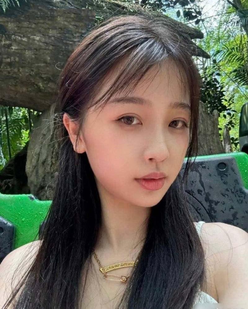 当红女星【虞书欣】性丑闻震撼揭晓！全民女神沦为小鲜肉陪睡女星！性爱视频外泄引爆争议  第8张