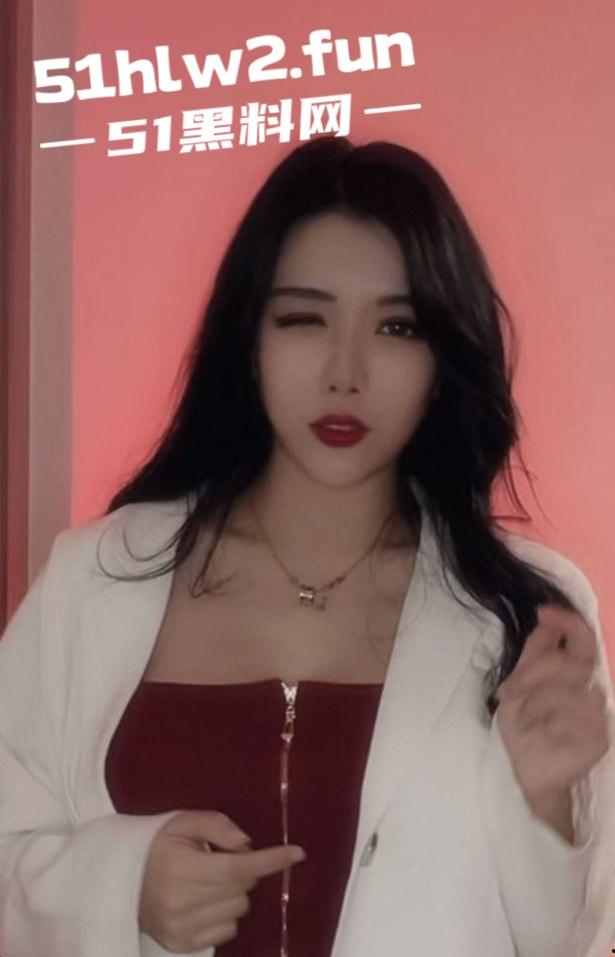 抖音小卷卷老师原名【张栩菲】曾经是尤果网当家花旦,加微自购定制福利已经从良内容绝版。 第7张 抖音小卷卷老师原名【张栩菲】曾经是尤果网当家花旦,加微自购定制福利已经从良内容绝版。 第7张