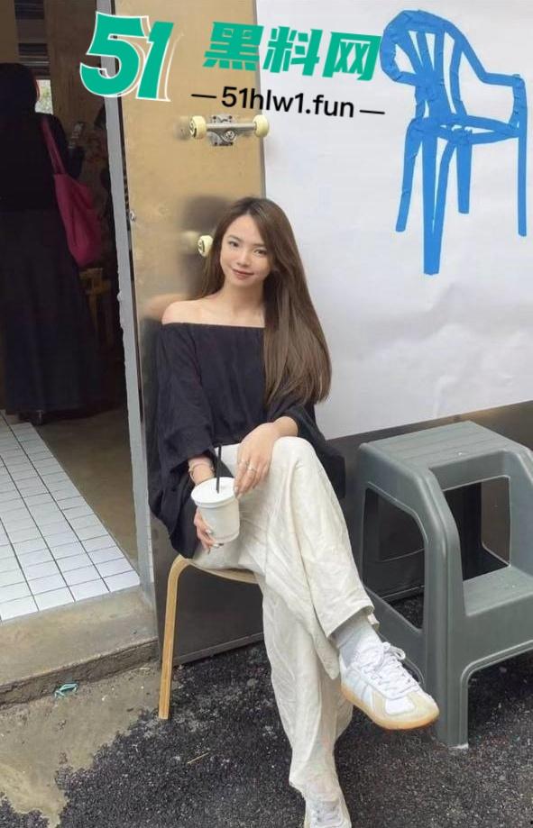 广州高颜值素人骚女【柳青】外表光鲜亮丽私下是只纯欲母狗被曝光，网友床上调教玩弄视频流出。  第4张