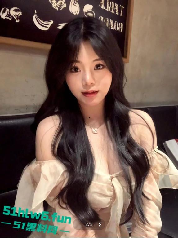 湖北文理学院大二系花【屈佳怡】绝美颜值性感尤物童颜巨乳,骚穴特写自慰视频流出! 第4张 湖北文理学院大二系花【屈佳怡】绝美颜值性感尤物童颜巨乳,骚穴特写自慰视频流出! 第4张