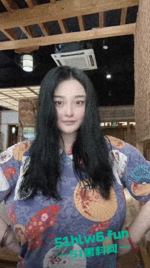 独家快手网红【好大狗】两颗真材实料的超大奶子非常耀眼,不应该叫好大狗应该叫好大奶! 第4张 独家快手网红【好大狗】两颗真材实料的超大奶子非常耀眼,不应该叫好大狗应该叫好大奶! 第4张