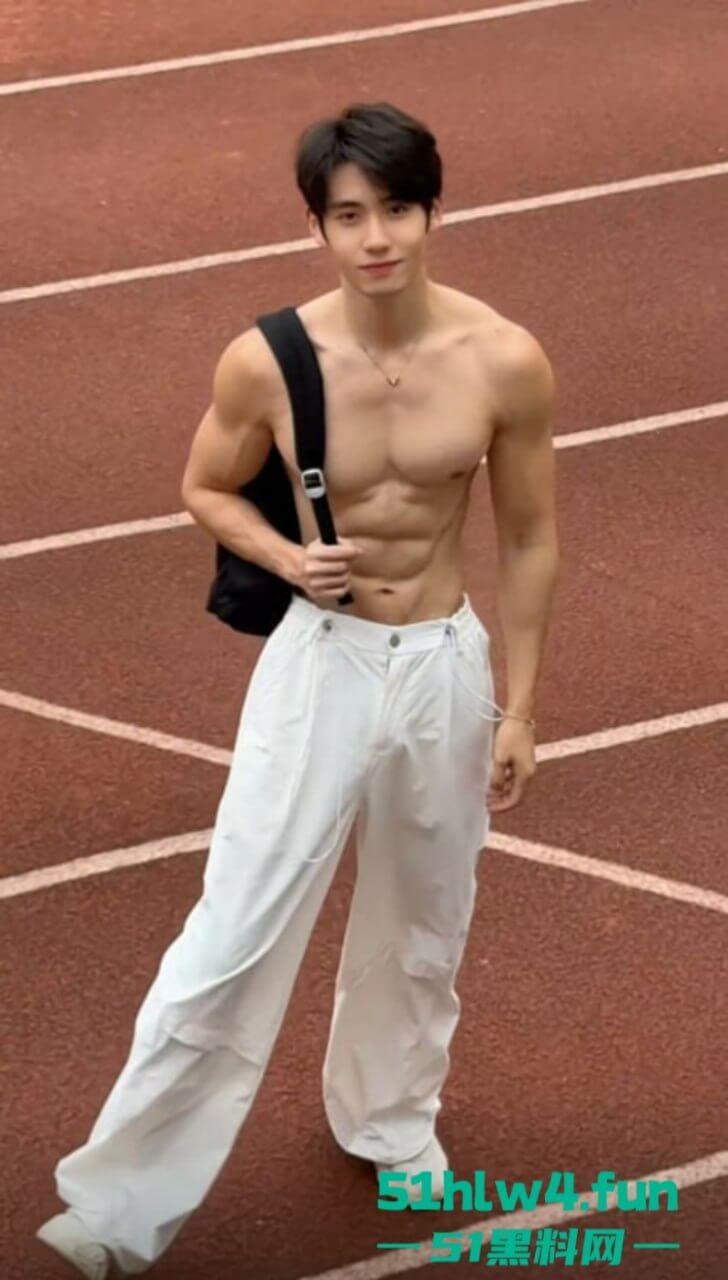 抖音百万粉丝网红【屋里超哥】私底下居然靠富婆赚钱维生34分钟完整版私密视频流出! 第3张 抖音百万粉丝网红【屋里超哥】私底下居然靠富婆赚钱维生34分钟完整版私密视频流出! 第3张