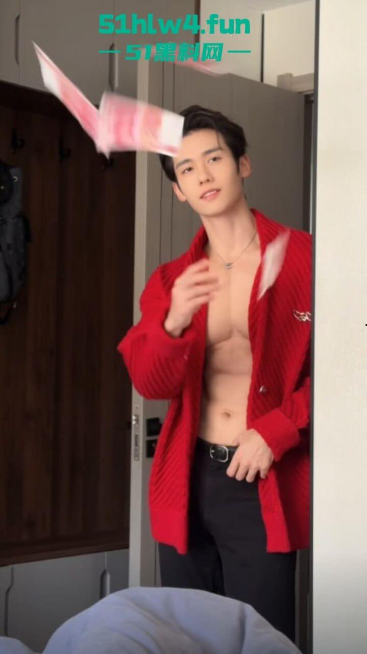 抖音百万粉丝网红【屋里超哥】私底下居然靠富婆赚钱维生34分钟完整版私密视频流出! 第6张 抖音百万粉丝网红【屋里超哥】私底下居然靠富婆赚钱维生34分钟完整版私密视频流出! 第6张