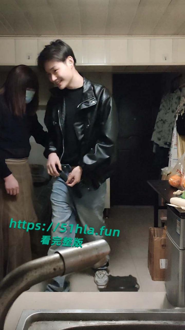 南京伪娘阿红事件，最耀眼的男嘉宾皮衣哥，闪亮登场，清纯气息帅男也拜倒在红姐石榴裙下！  第2张