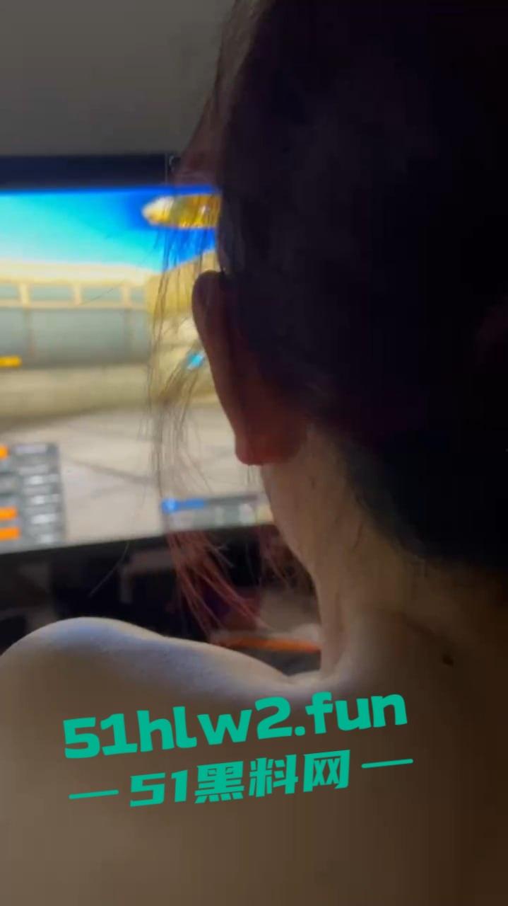 游戏里是枪王,现实里是钢枪王,苏州某大学骚母狗女友被猛攻到乱叫,纯粹的干炮艺术! 第4张 游戏里是枪王,现实里是钢枪王,苏州某大学骚母狗女友被猛攻到乱叫,纯粹的干炮艺术! 第4张