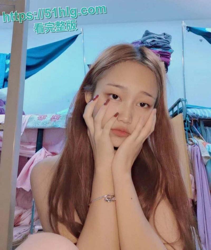 【四川】清纯厂妹的狂野转行，沦为男人的极品泄欲炮架！床技狂野，露脸口交风骚程度堪比资深骚鸡  第2张