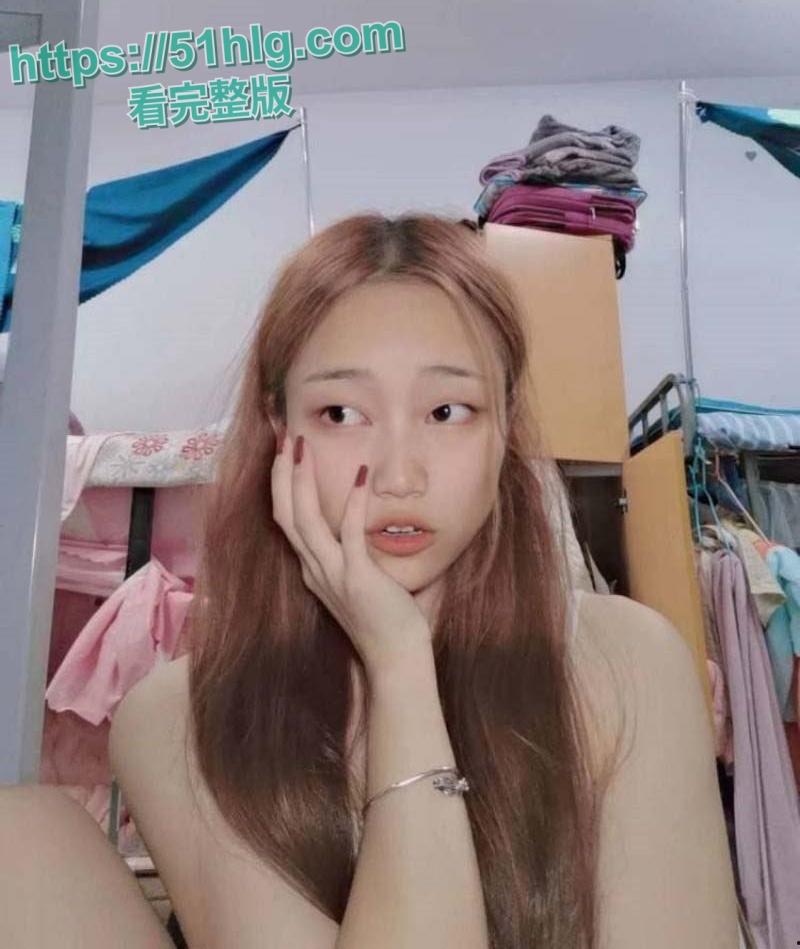 【四川】清纯厂妹的狂野转行，沦为男人的极品泄欲炮架！床技狂野，露脸口交风骚程度堪比资深骚鸡  第3张