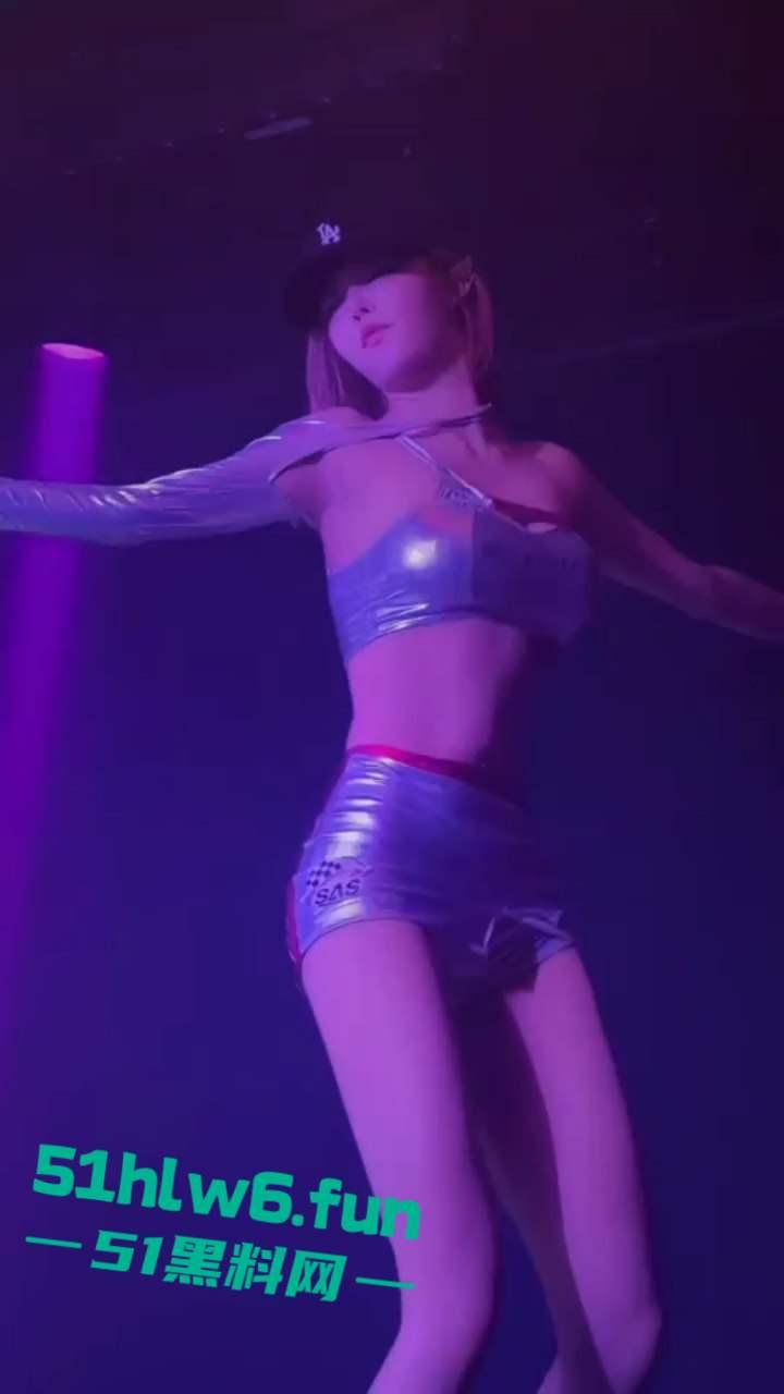 抖音顶级女神【DJNico爱跳舞】两百多万粉丝博主,因其绝美的颜值和顶级的身材吸粉无数,约炮大屌体育生视频曝光。 第5张 抖音顶级女神【DJNico爱跳舞】两百多万粉丝博主,因其绝美的颜值和顶级的身材吸粉无数,约炮大屌体育生视频曝光。 第5张