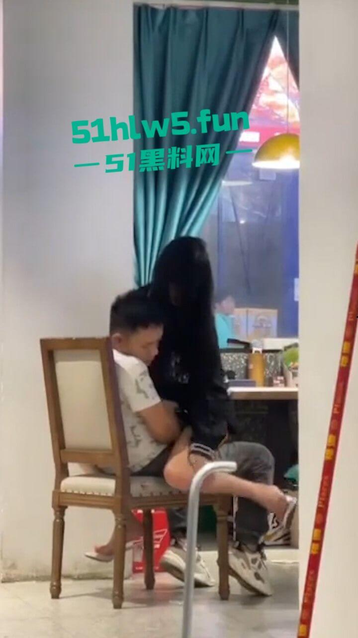 监控实拍!户外激情老玩家大庭广众之下直接啪啪,公共场所直接兽欲大发控制不住发泄。 第1张 监控实拍!户外激情老玩家大庭广众之下直接啪啪,公共场所直接兽欲大发控制不住发泄。 第1张