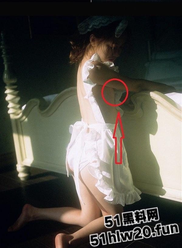 抖音260W粉丝的网红博主【百万个垃圾桶】未成名前拍摄的尺度写真合集流出，粉嫩三点清晰可见！  第5张